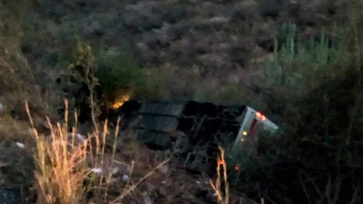 CAmión volteado en tlapa